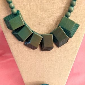 Fading Green stacked beads Necklace with Free Teal/gold Tone Bracelet